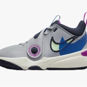 Pre Loved Nike
11 C & 13.5 C size
Perfect for outdoor playtime
I DID NOT CLEAN